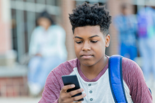 How Using Social Media Affects Teenagers